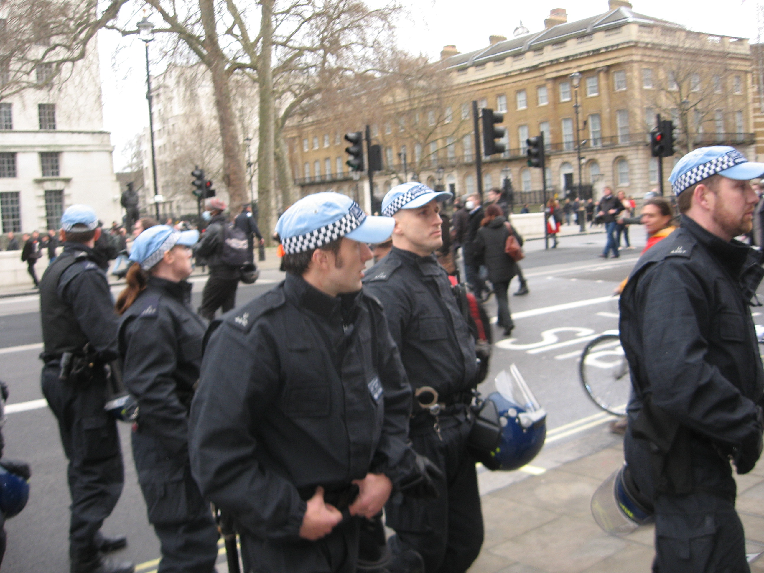 Riot cops break formation
